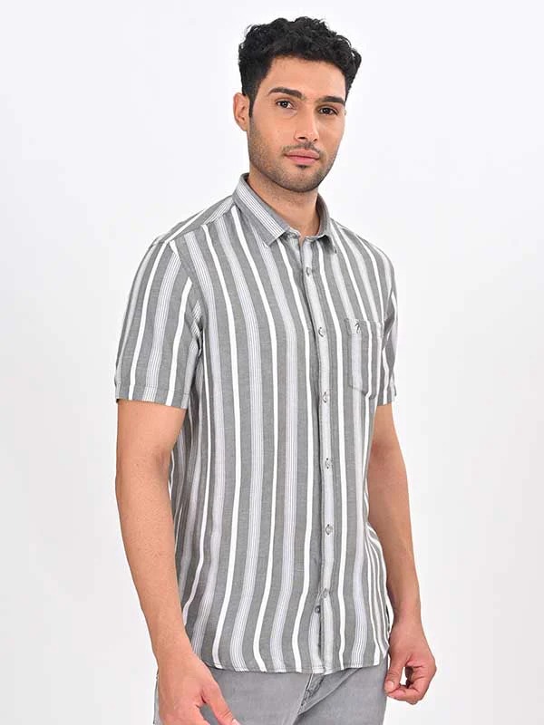 Indian Terrain Men's Regular Fit Half Sleeve Striped Green Shirt